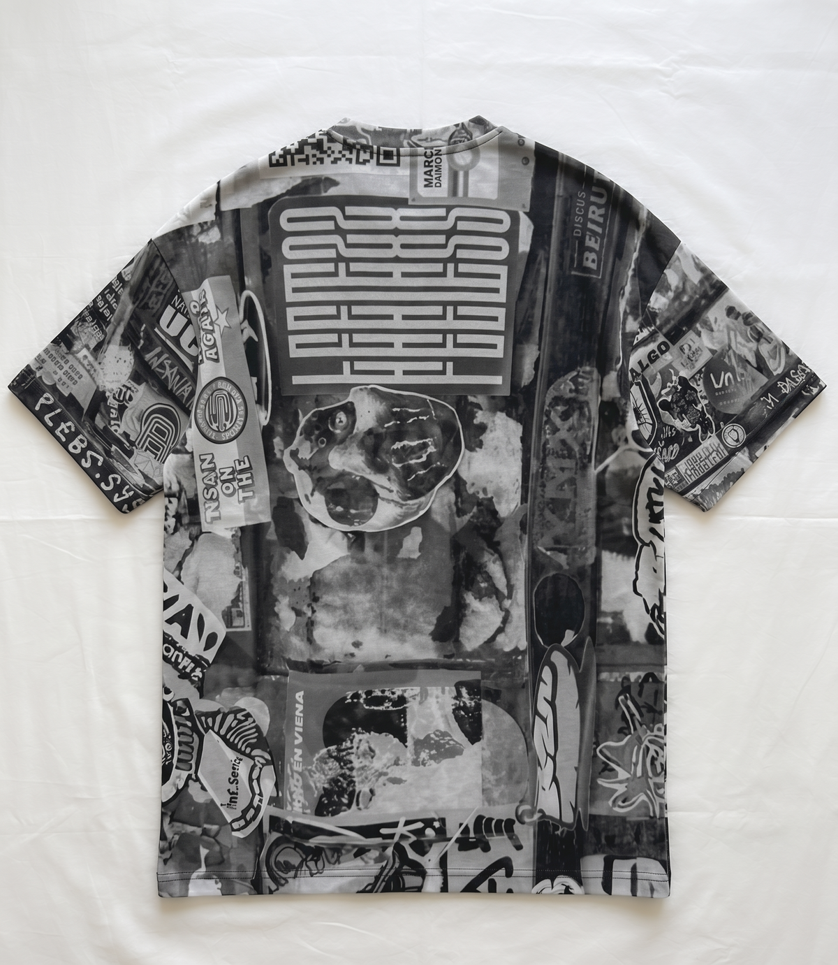 Oversized tee: Sticker print